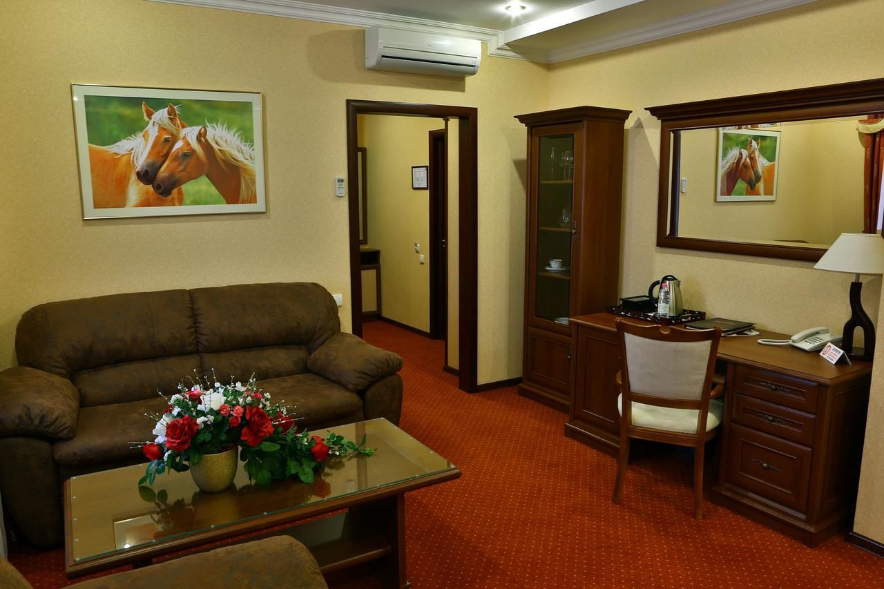 Отель Отель Украина Ровно Ровно-25