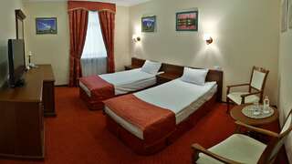 Отель Отель Украина Ровно Ровно Двухместный номер с 2 отдельными кроватями-1